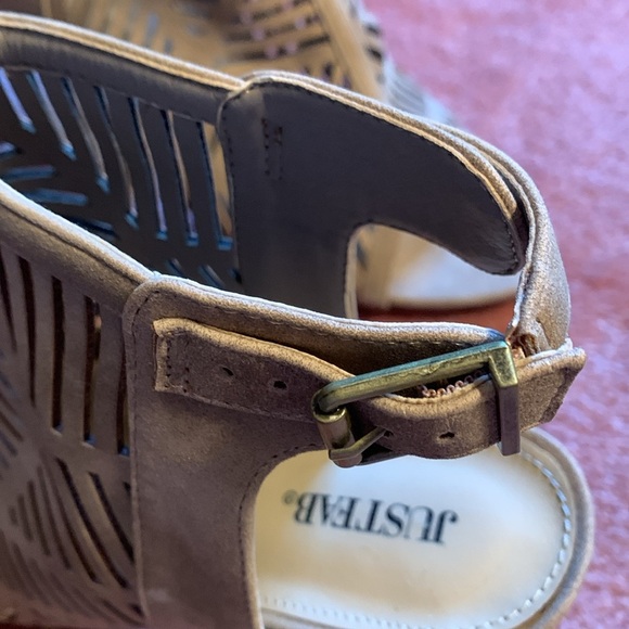 JustFab Geometric cut out detailed sandal boots EUC - Picture 10 of 11